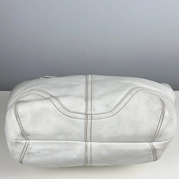 Vintage Coach Y2K White Leather Buckle Zipper Shoulder Bag 9544 - Picture 5 of 16